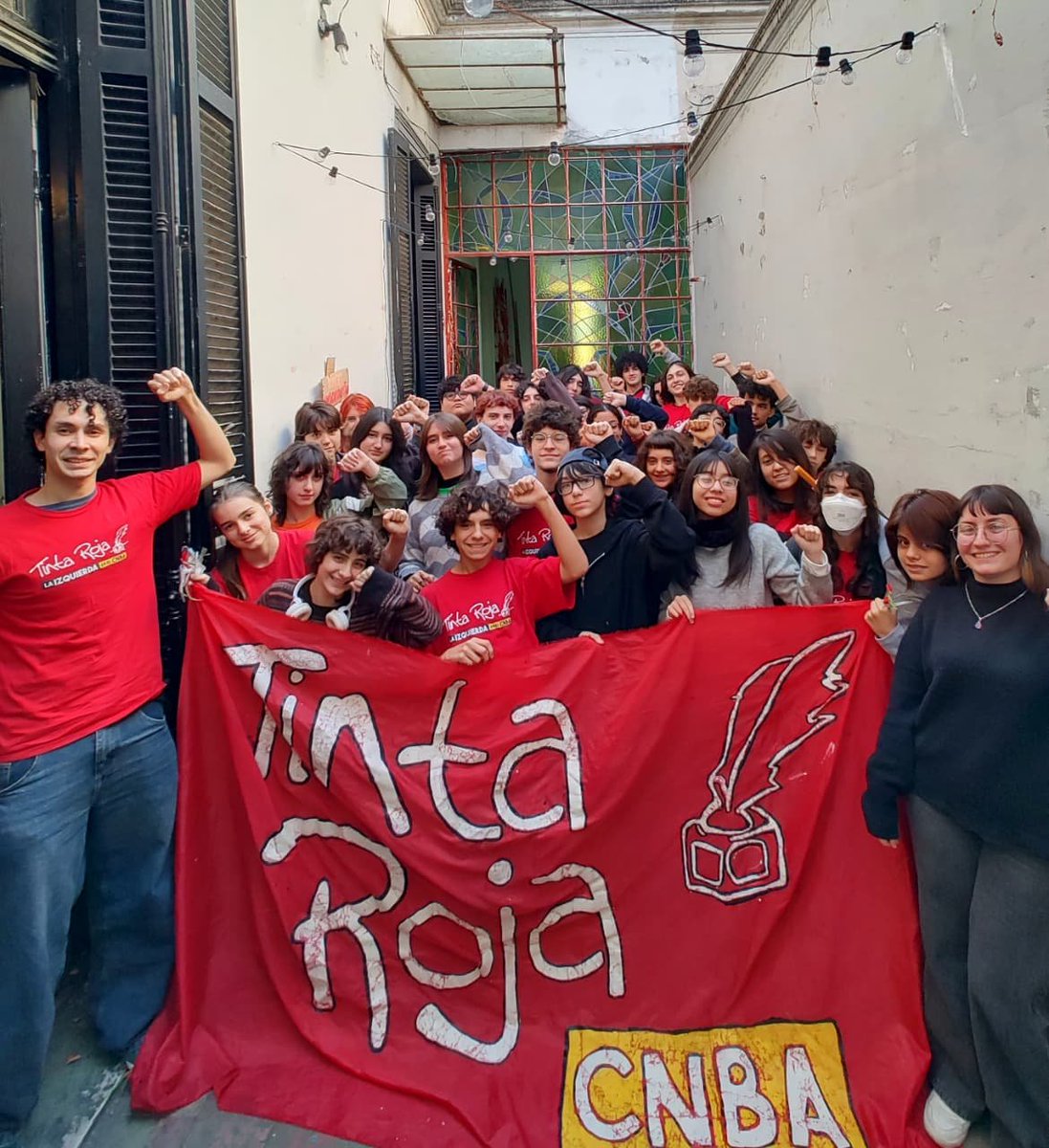 JuliaDiSanti1's tweet photo. El anticapitalismo crece y se organiza en todo el país. El ¡Ya Basta! Es la izquierda que crece y hace llorar a los fachos. 
Mira lo que fueron algunos de nuestros plenarios. 
Y estate atentx porque todavía faltan... Y estás a tiempo de sumarte a la Comunidad Anticapitalista del ¡Ya Basta!