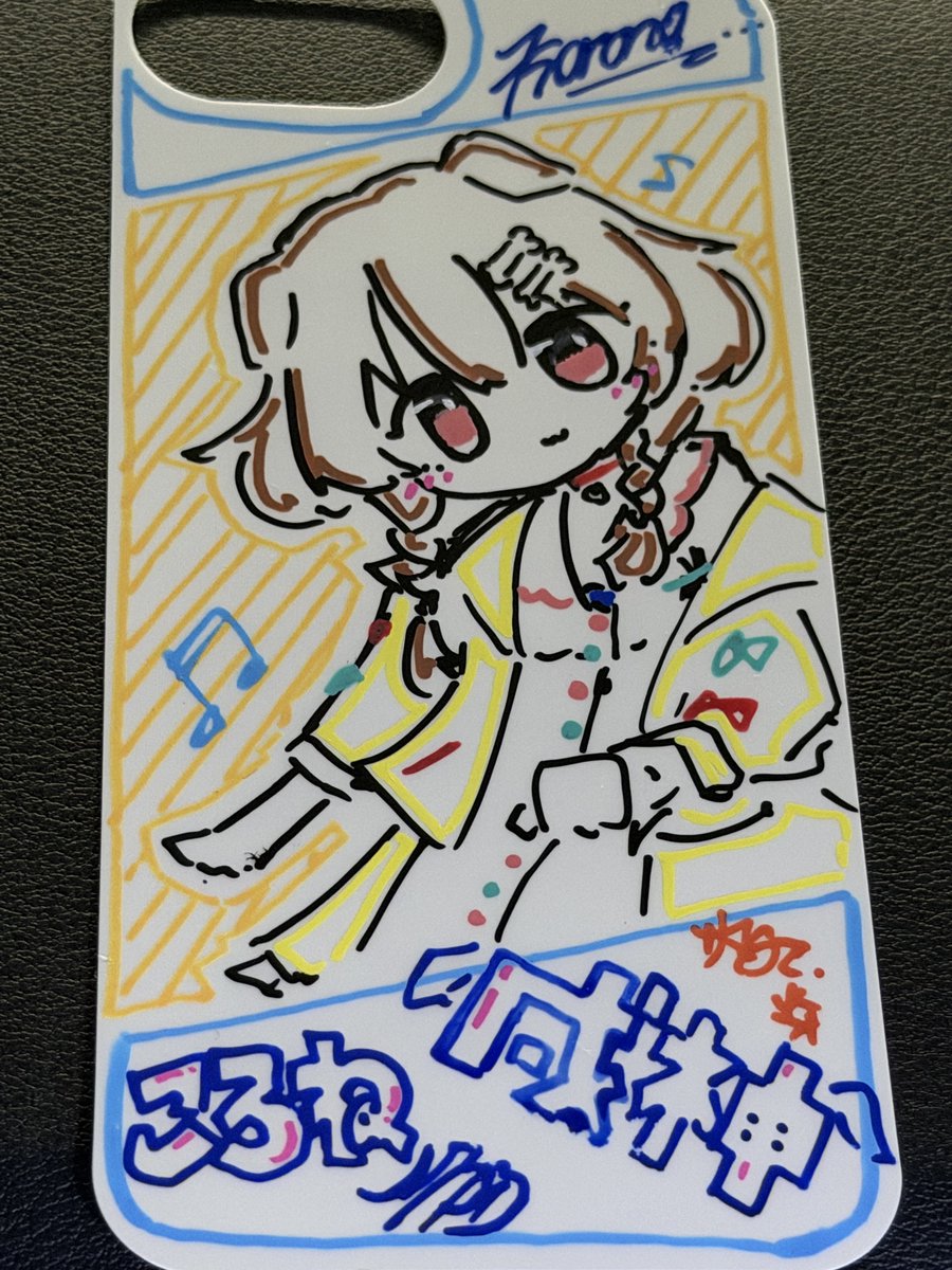 kuroshirosuke's tweet photo. ラプラスさんルームミラーに
ころねさんスマホ背面カバーに描いた！

依頼ありがとうございました！！

ルームミラー描き方もわかってきたいいかんじ https://t.co/KQ8acOgM19