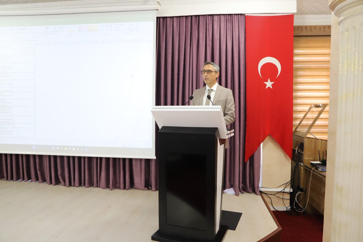 BayburtMem's tweet photo. 📌 2025-2026 Eğitim Öğretim Yılı Sene Sonu Müdürler Kurulu Toplantısı İl Milli Eğitim Müdürümüz Ömer Faruk Kahraman başkanlığında gerçekleştirildi. https://t.co/VRnpg5kmKN