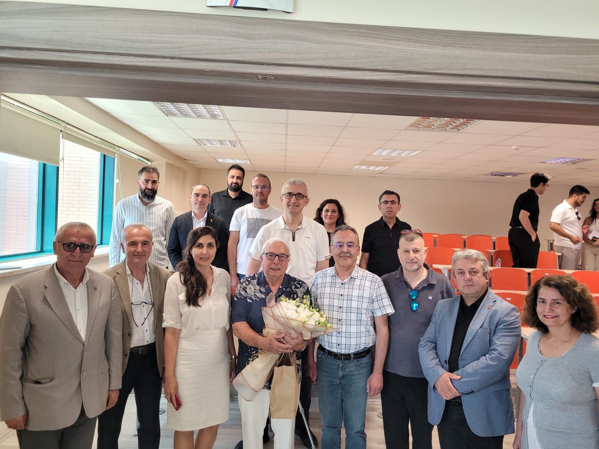 AntalyaVHO's tweet photo. Oda Başkanımız T. Murat KARABAYOĞLU, Mehmet Akif Ersoy Üniversitesi Veteriner Fakültesi Cerrahi Anabilim Dalı tarafından düzenlenen “Akademik Cerrahinin Hafızası” söyleşi programına katılım sağladı. https://t.co/7kEn62xjC3