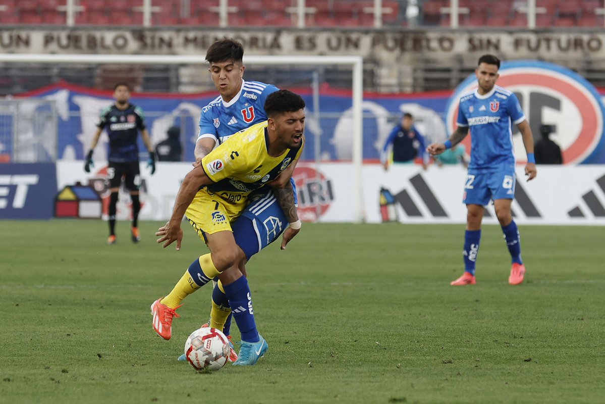 cmpunkdelcolo's tweet photo. PARA LOS QUE NO VIERON LA FALTA CLARISIMA DE UZBEKISTAN EN EL GOL QUE LE ANULARON, FUE MAS O MENOS ASI: https://t.co/KGJPX6ocIR