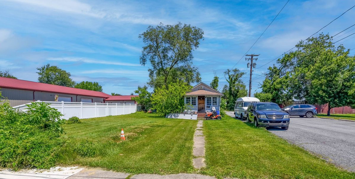 YaakovKanevsky's tweet photo. ✔ Front house + 3 apartment units
✔ $41,262 scheduled annual rent
✔ Off-street parking
✔ Downtown Aberdeen location
✔ Strong commuter and employment drivers nearby

For investors looking to add a smaller multifamily asset with in-place income, this is one worth a closer look.

📅 Online Auction Only

Bidding begins July 10 and ends July 15, 2026 at 1:00 PM.

DM for the property details and auction link.

📧 yaakov@midfieldre.com
📱 410-498-5408

#PropertyAuction #MultifamilyInvesting #CRE #AberdeenMD #HarfordCounty #MarylandRealEstate