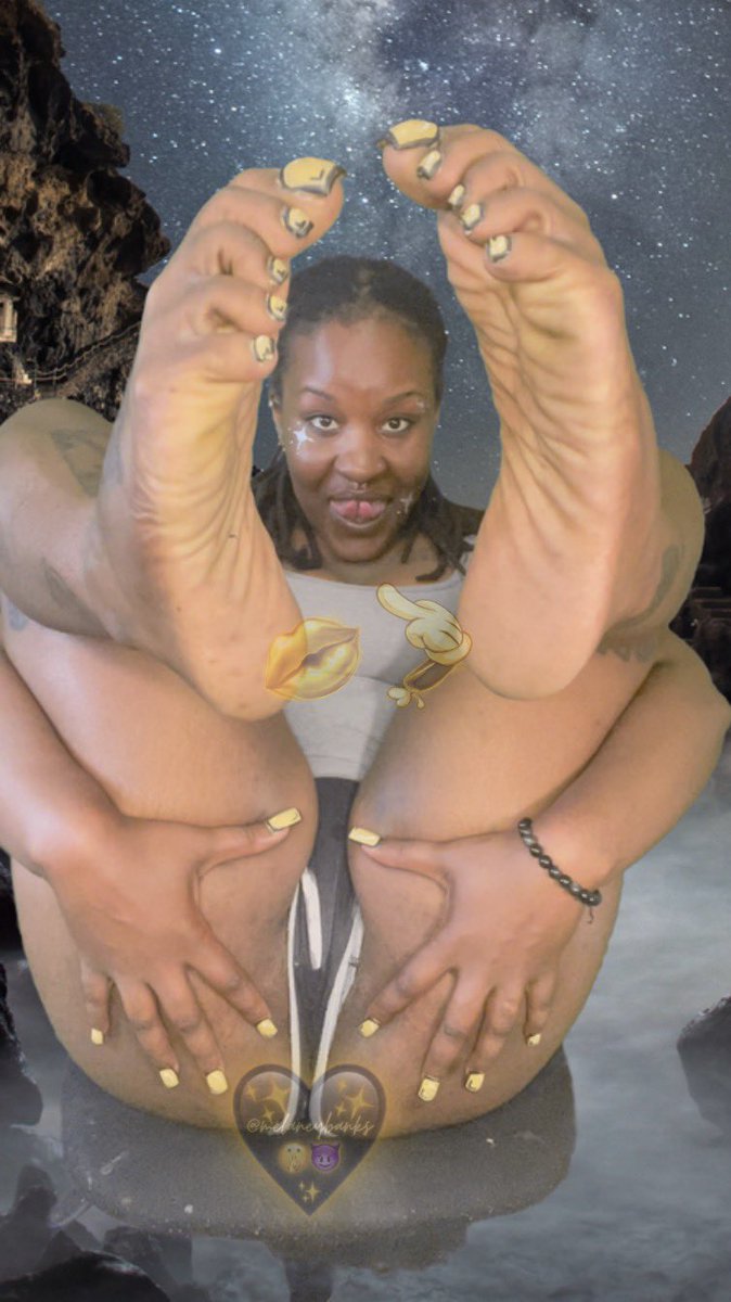 MelaneyBanks's tweet photo. Do you like my new nail set babe?

I had a lot of fun showing off😘.

Subscribe to my Onlyfans for the full photo shoot set🦶🏾💦💅🏾. https://t.co/J36pGCZIgN