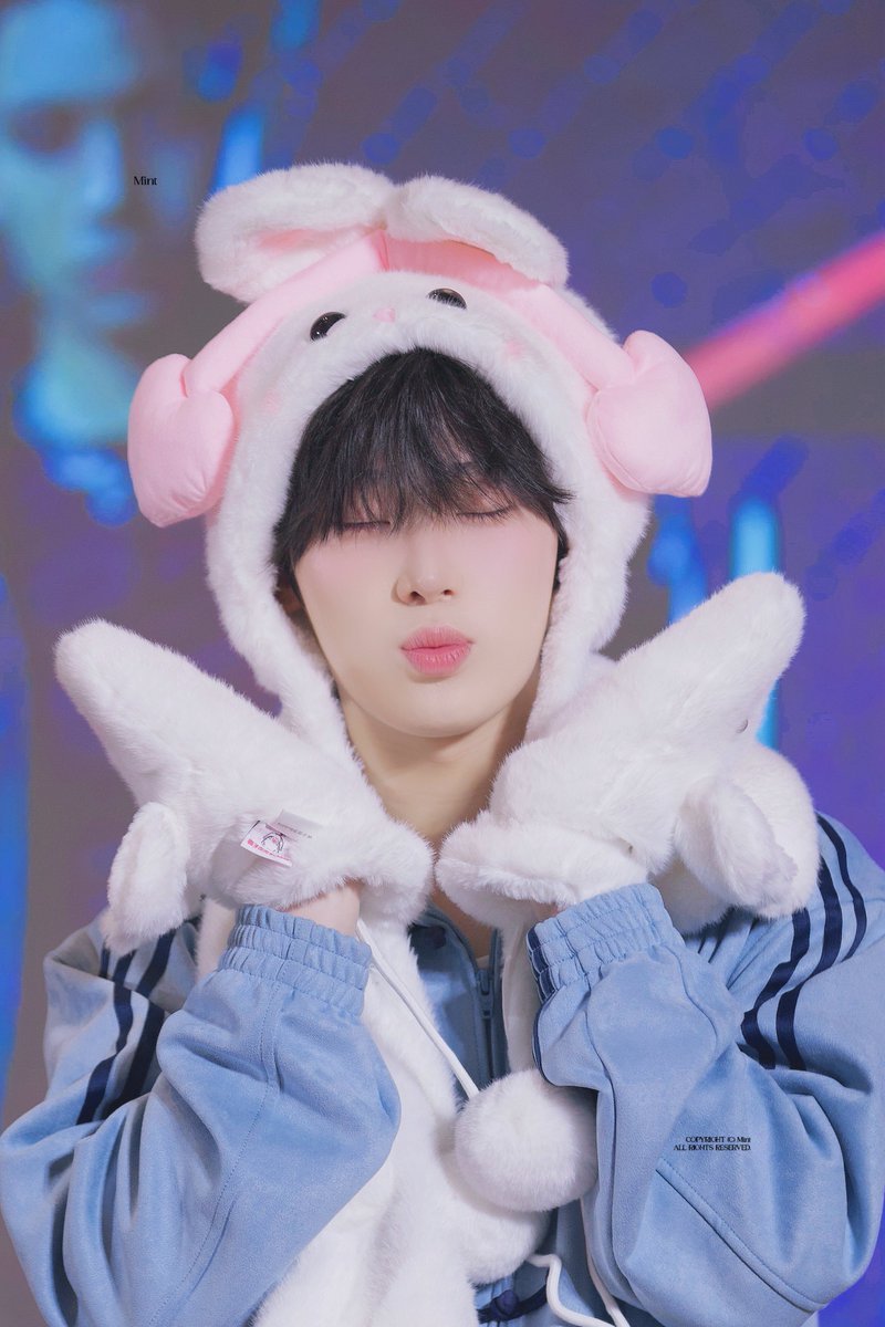 Mint030624's tweet photo. #챱챱_떠눙이_생일축하하쟈_챱챱
#JunePaintedBySUNOO https://t.co/8GWV2eqWf0