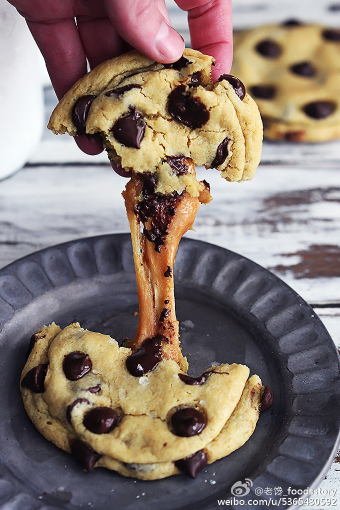 lJJMoZ4NOP5fc4S's tweet photo. Got the best time baking chocolate cookies today! Warm, gooey, and way too tasty—def gonna make these again this weekend. https://t.co/oAJA5HeJfF