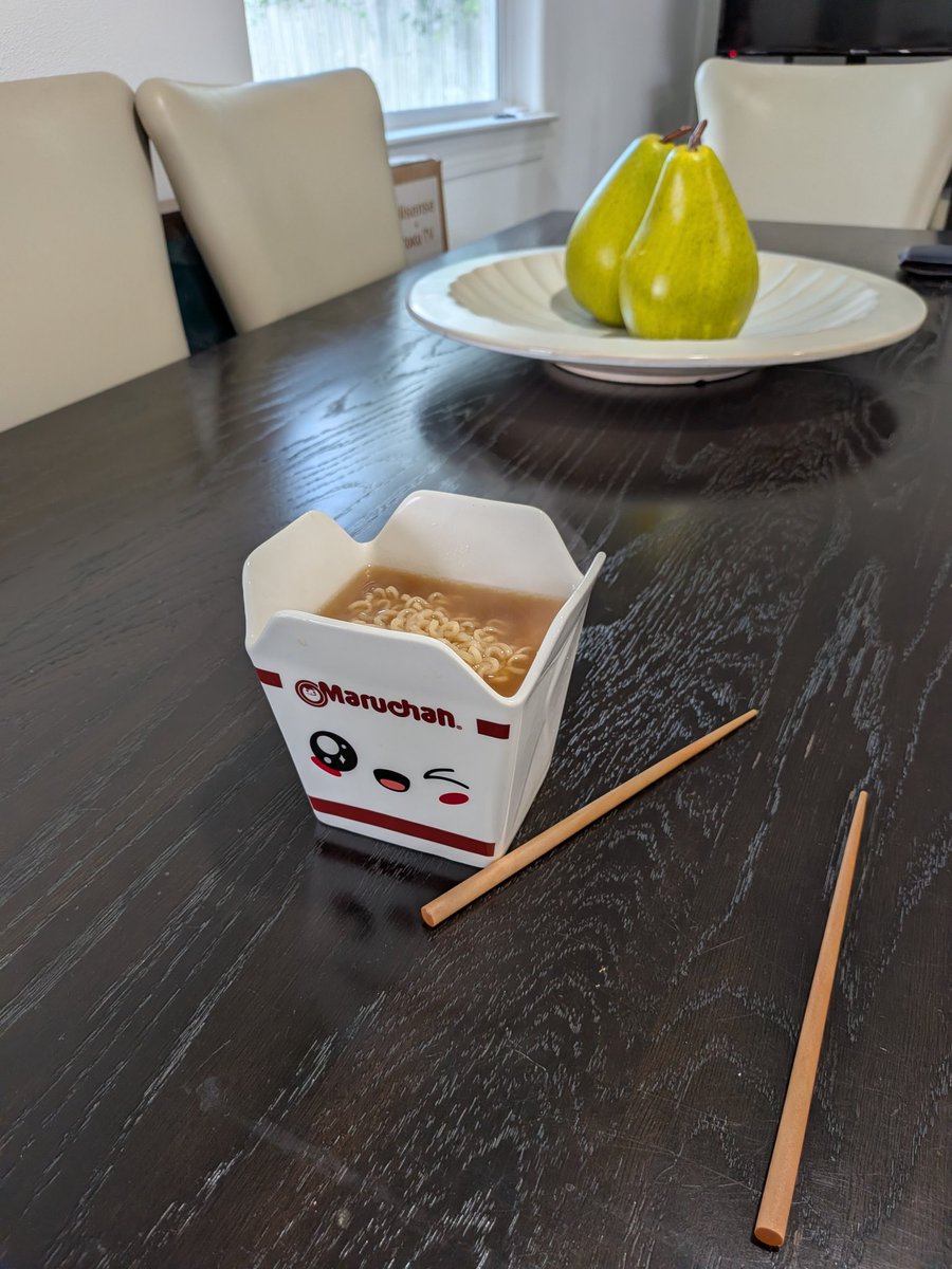 MichaelClarkJR's tweet photo. How to eat noodle soup in the most inconvenient way possible. https://t.co/H8NyIvWpin
