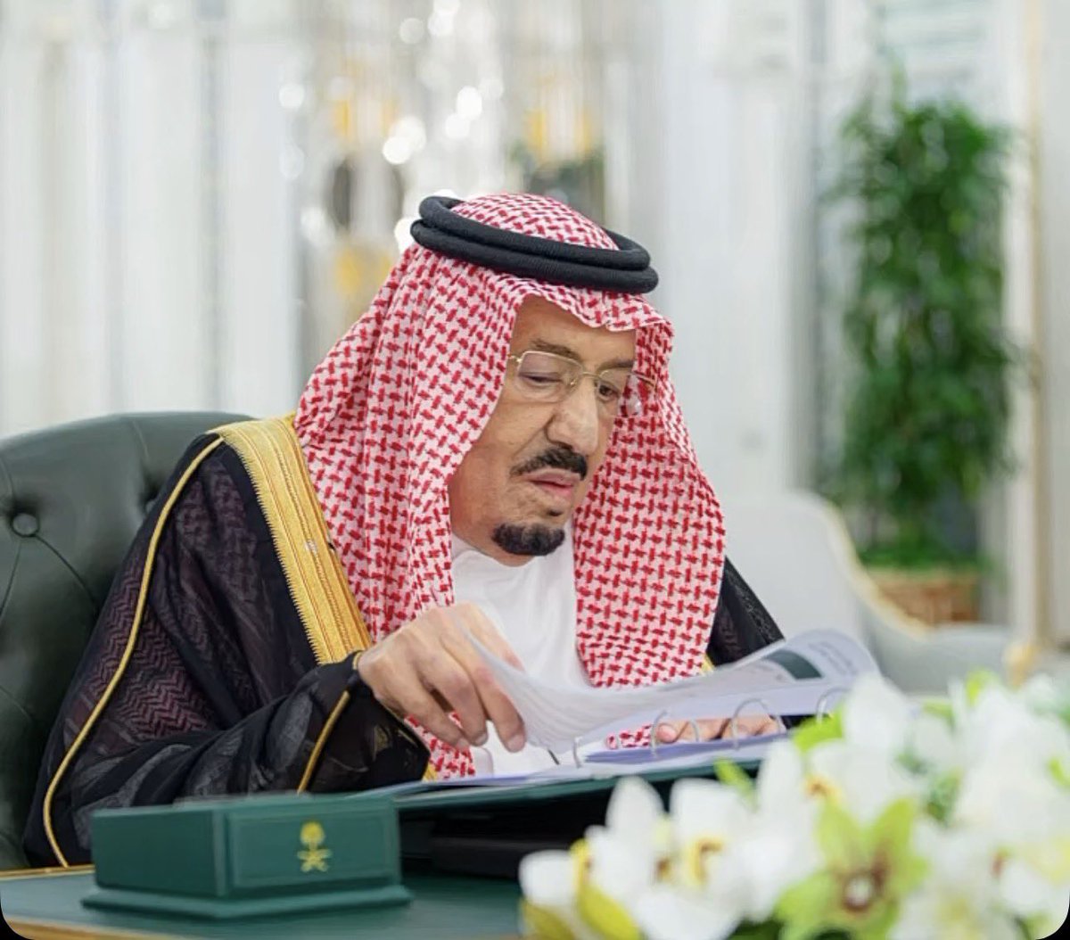 HRHRBNSALMAAN's tweet photo. خادم الحرمين الشريفين الملك سلمان بن عبدالعزيز آل سعود حفظه الله 🇸🇦 https://t.co/L2qDtxdNj6