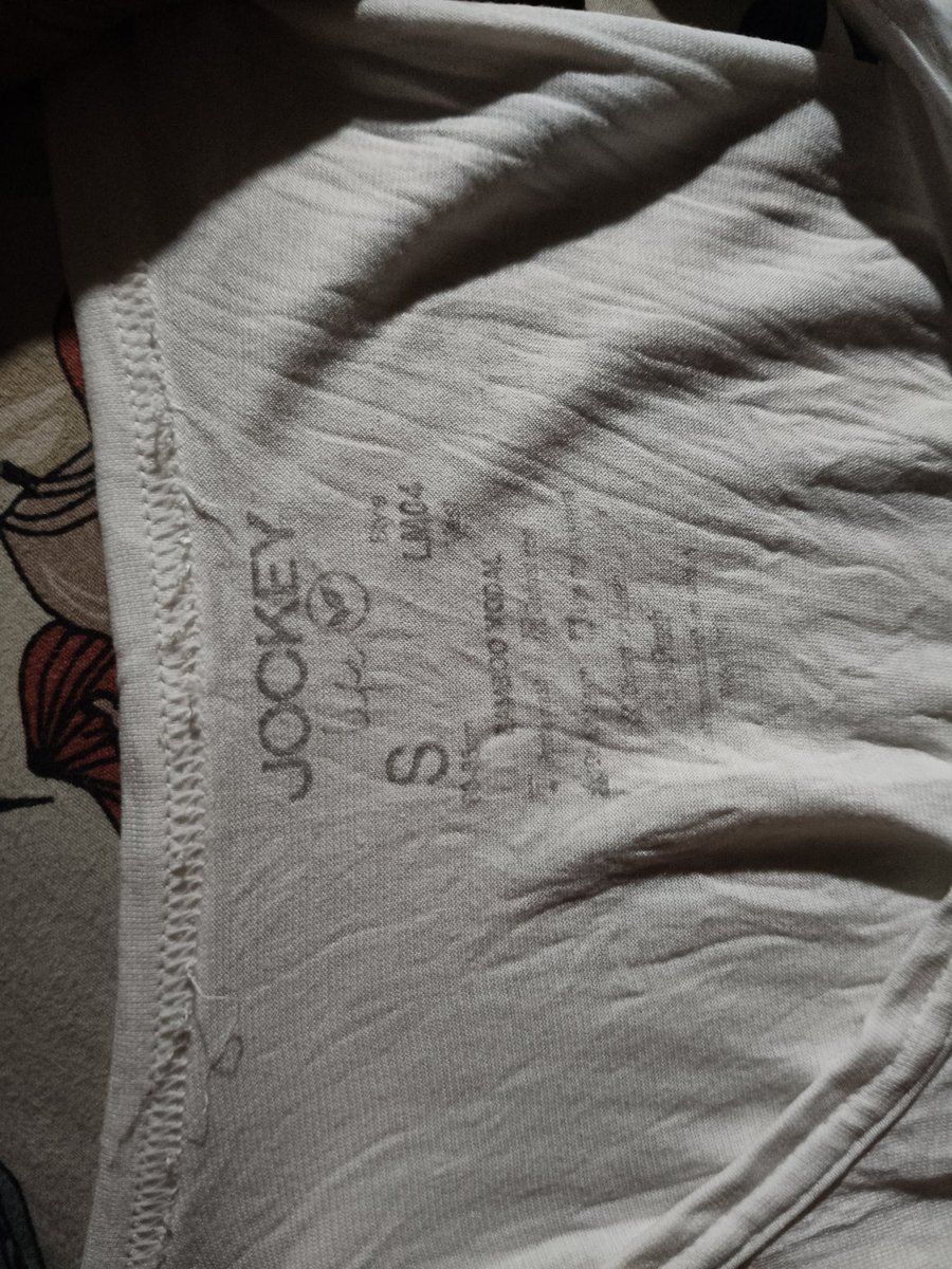 Manjay_da's tweet photo. The condition of just one month used jockey's "Bamboo and tencel modal fabric vest."
I've hardly wear it for 8-10 days/times after purchase and it's cost me arround ₹ 500.
The worst I've ever had.
Have some shame @Jockey https://t.co/tIMOHQCleI