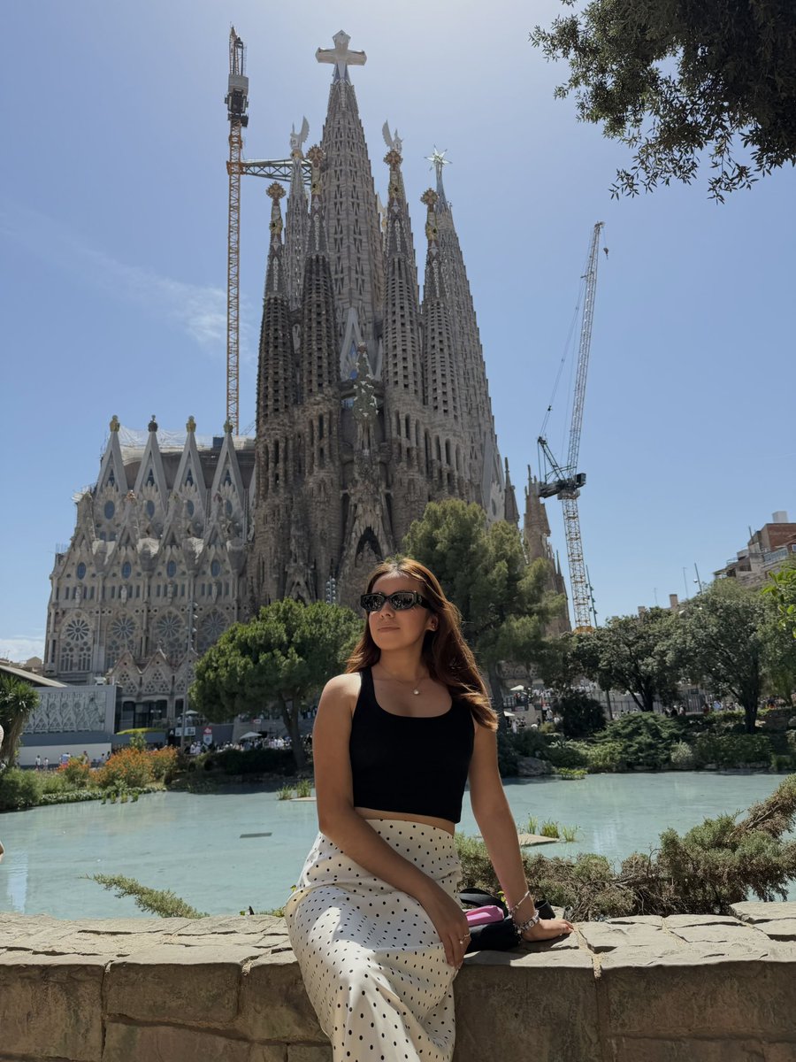 dulcericoo's tweet photo. eurotrip✨ https://t.co/EKjDGgF7SM