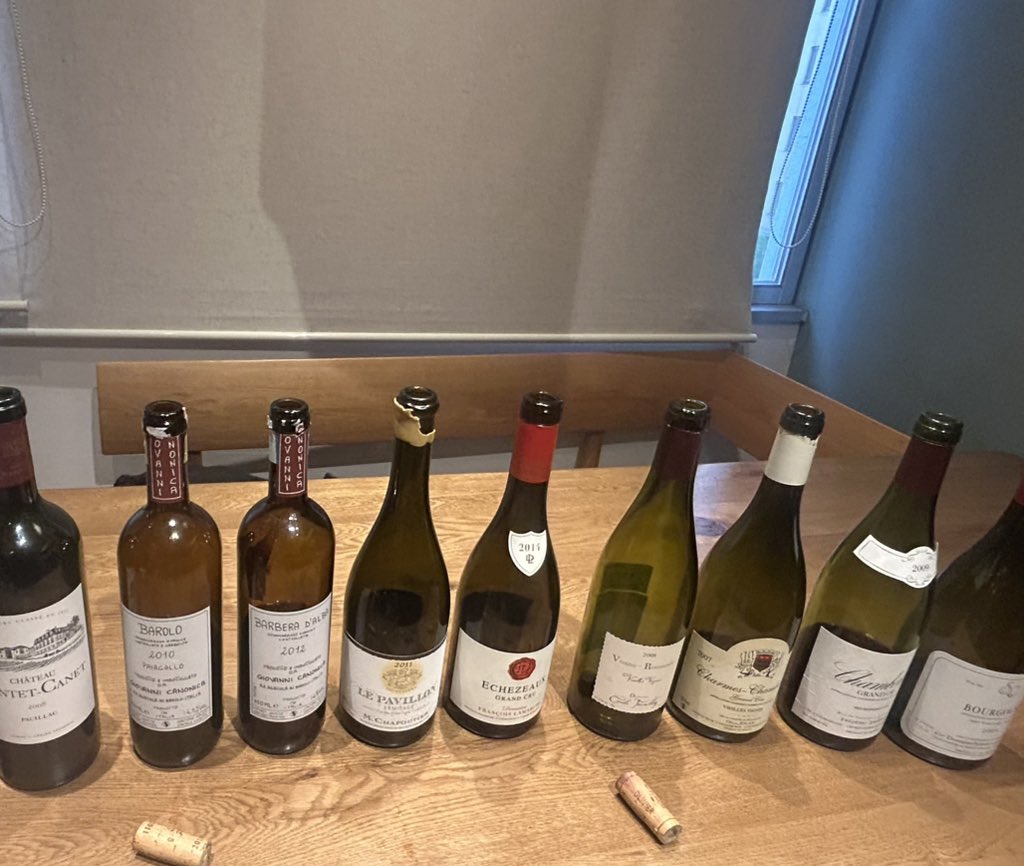 mayukurocat's tweet photo. 先週🍷
・大手古酒会🥂ルイラトゥールで始まったワイン沼。VRも別店で頂きいい1週間☺️
・恐ろしいラインナップの勉強会。星付きソムリエに混じる🐈‍⬛質問だけは一丁前。ラマルシュ'14エシェゾー美味すぎた🥹
・日本ワインバトル会💪楽しすぎて2回目決定
・わちゃわちゃガレット焼く会。イレンカロゼ🙀✨ https://t.co/0TRpduWUWL