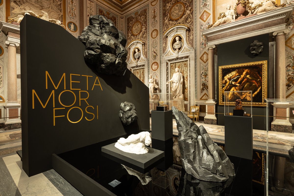 vaticannews_it's tweet photo. "Omnia mutantur, nihil interit". "Tutto muta, nulla perisce".
Alla @GallBorghese oltre 80 opere seguono il viaggio del poema di #Ovidio dal caos delle origini ai grandi miti che hanno plasmato l'immaginario occidentale.
di ✍️@mariamilviamor
⬇️
https://t.co/ruhjRL35NH https://t.co/5GMTCnELMu