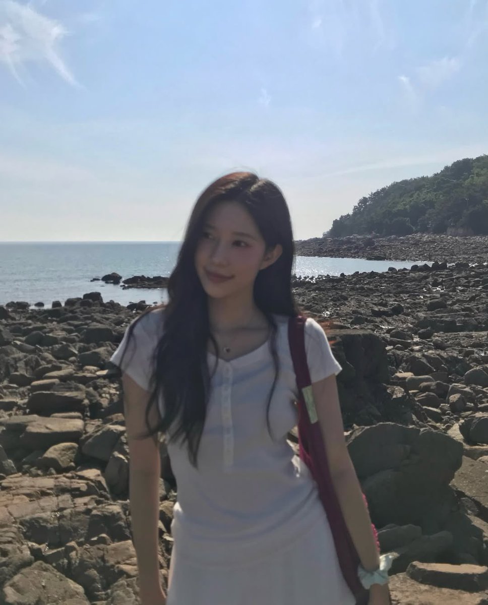 JeongeunGlobal's tweet photo. [📸] 260623 INSTAGRAM POST 1/2

🎵 Jenevieve • Résumé 

#CHOIJEONGEUN #최정은 #JEONGEUN #정은 https://t.co/kkmGiWrevE