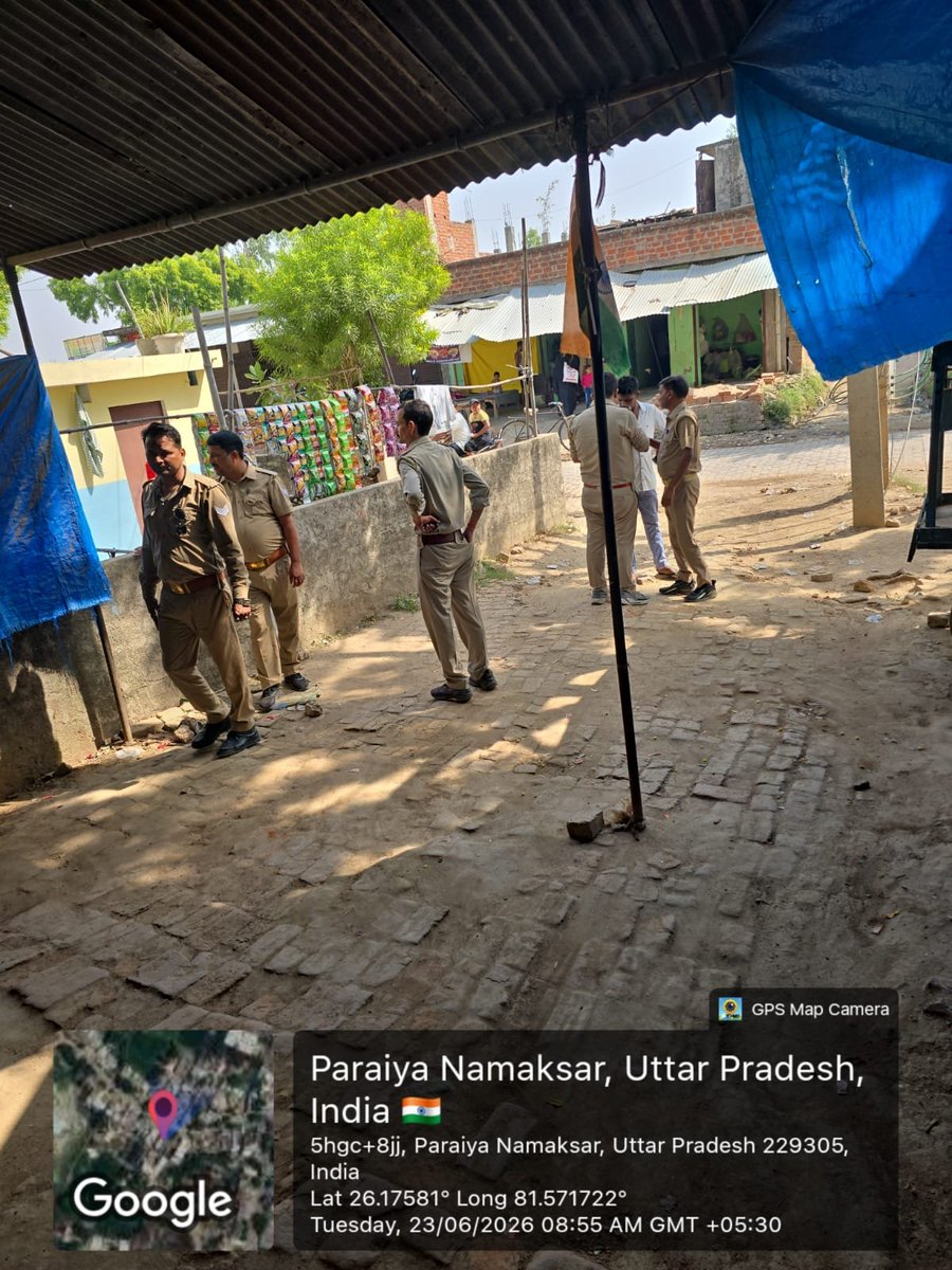 upexcise's tweet photo. *जनपद -रायबरेली, 23 जून 2026*
आबकारी आयुक्त उ०प्र० प्रयागराज महोदय द्वारा दिए गये निर्देश के क्रम मे, जिलाधिकारी महोदया  के आदेशानुसार, अवैध शराब के निर्माण , बिक्री एवं तस्करी के विरुद्ध  जारी  प्रवर्तन अभियान के अन्तर्गत उप आबकारी आयुक्त लखनऊ प्रभार के मार्गदर्शन व जिला आबकारी अधिकारी  के  नेतृत्व में  आबकारी निरीक्षक क्षेत्र-1 प्रशांत कुमार मय हमराह  द्वारा विभिन्न स्थानों पर दबिश की कार्यवाही की गयी। 
     टीम द्वारा सदर तहसील के  थाना-गुरुबक्शगंज अंतर्गत  ग्राम -बसिंगवा व गंभीरपुर में अवैध कच्ची शराब बनाने के अड्डों / संदिग्ध घरों में दबिश के दौरान जनपद में कुल 30 लीटर अवैध कच्ची शराब बरामद व 300 किलो लहन बरामद कर लहन को मौके पर नष्ट किया गया 02 अभियोग आबकारी अधिनियम की सुसंगत धाराओं में पंजीकृत किये गए।
   उक्त के अतरिक्त टॉल फ्री नंबर पर बेसन का पुरवा मे दबिश की कार्यवाही की गयी। 
साथ ही जनपद के क्षेत्र 4 के आबकारी निरीक्षक अमित कुमार श्रीवास्तव द्वारा मय स्टॉफ ग्राम राजापुर कुंवरमऊ तथा परैया नमकसार थाना नसीराबाद तहसील सलोन में दबिश की कार्यवाही की गयी। दबिश में 30 लीटर अवैध कच्ची शराब और लगभग 150 kg महुआ लहन बरामद किया गया। बरामद लहन को मौके पर नष्ट करते हुए आबकारी की सुसंगत धारा में 2 अभियोग पंजीकृत किया गया।

@upgovt @nitinagarwal_n @chiefSecyUP
@infodeptup @uppolice @dmraebareli