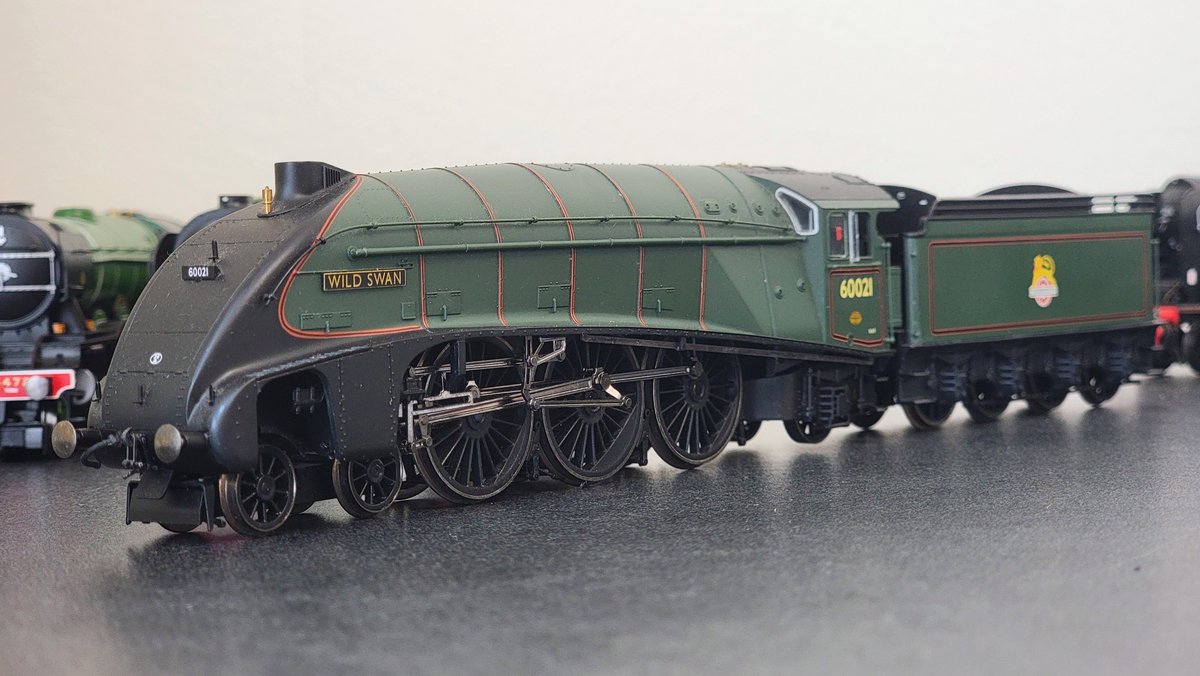 killdane1's tweet photo. A4 with GNR coal rail tender my beloved https://t.co/bw1b1ZP09e