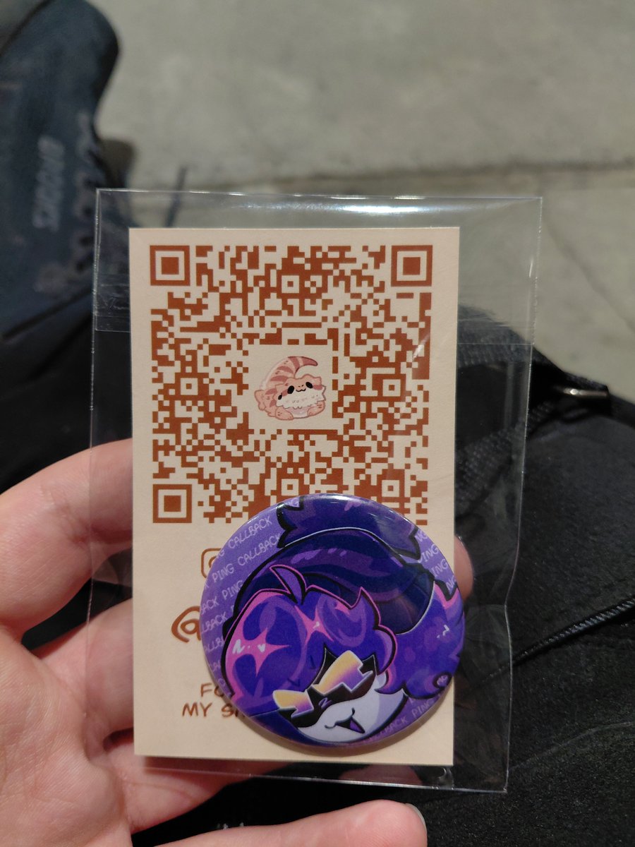 Broodthread's tweet photo. Ive bought pins made by @livs_pins and they are great so good job on the artist ⭐️ https://t.co/fgcwGI27G4
