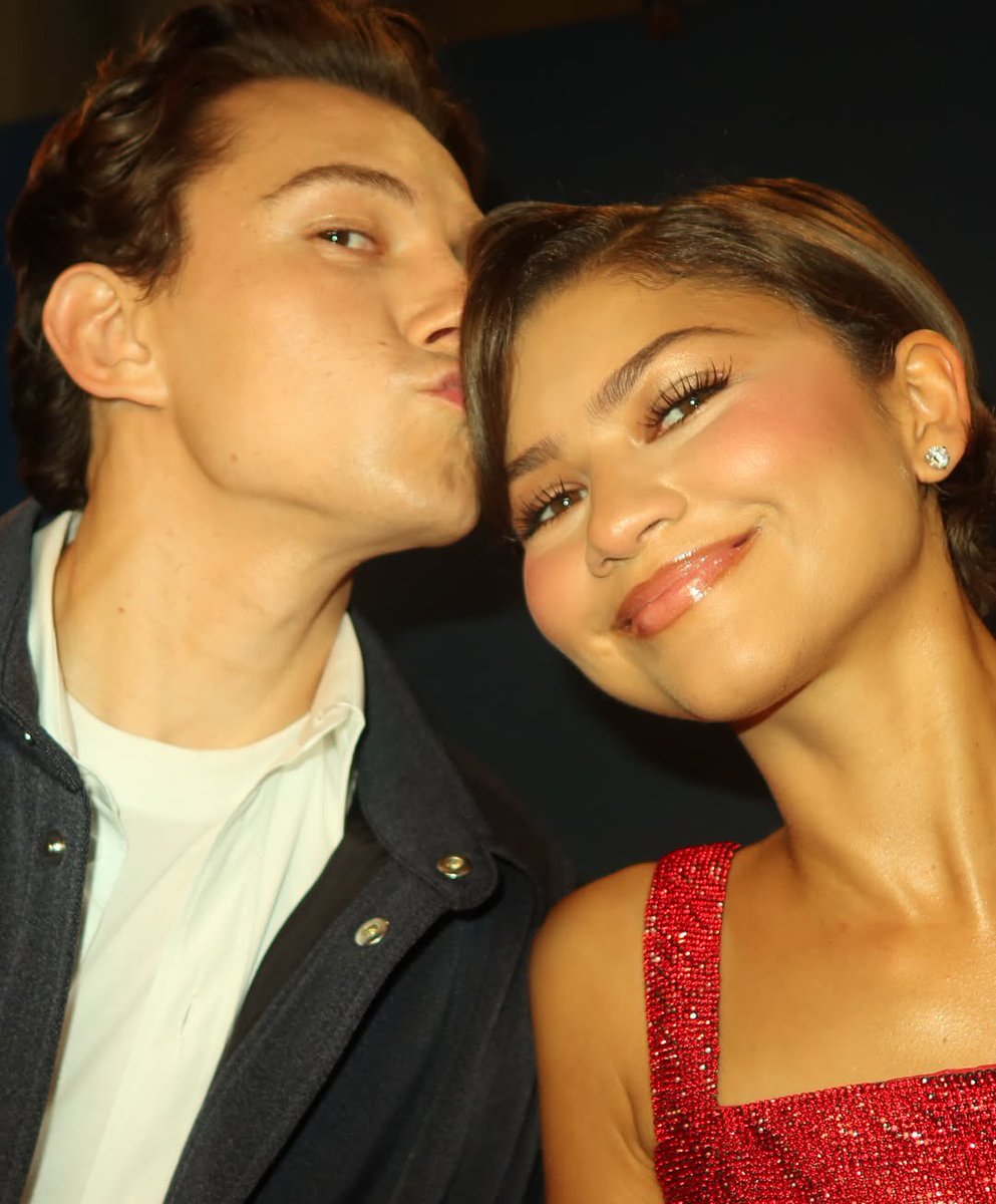 meeeuriii's tweet photo. todos os meus pensamentos hoje estarão envolvendo essas duas únicas fotos porque não sei agir normal quando se trata de tomdaya https://t.co/akuTsL0MRX