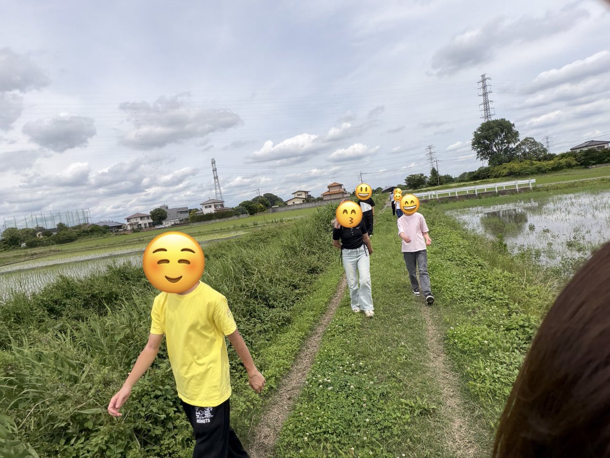 koko_labo's tweet photo. ６月23日
お誕生日の友達にケーキを焼いてきてくれた高校生男子😍特技があるって素晴らしい🌟喜んでもらえるってとっても嬉しいことだね🌟新しいことを知るって事も嬉しい事🌟緑の道をみんなで歩くのも幸せ🌟#プリスクールkokolabo
#子どもの居場所
#円谷英二を知る
#嬉しいがいっぱい https://t.co/JfqHZknQAL