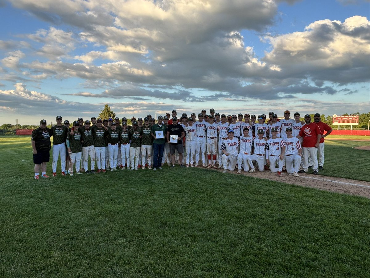 cfbaseball20's tweet photo. Great evening last night honoring veterans with @SeniorBaseball .  Really fun to be a part of this event. https://t.co/lbwij7xQUr