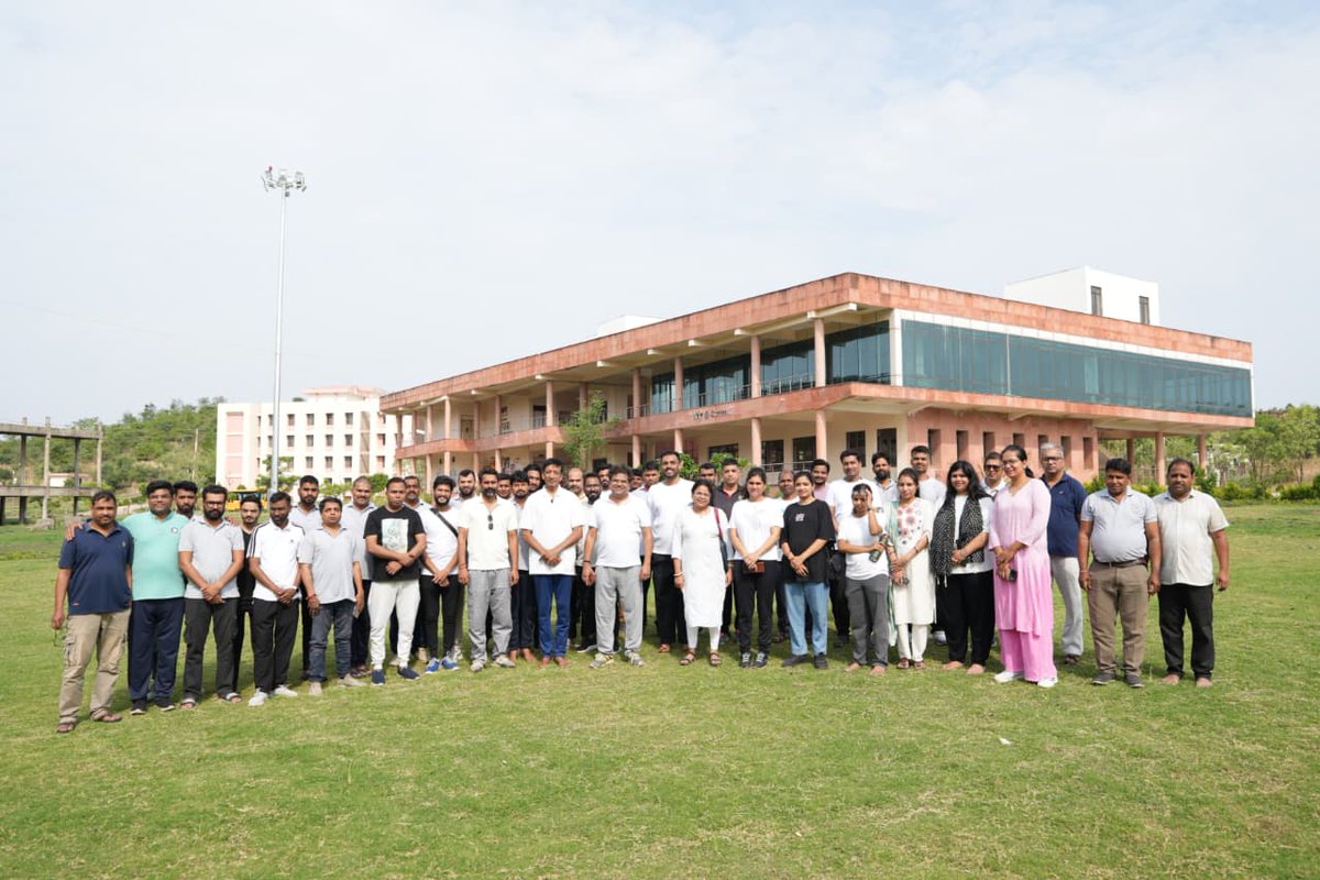 ITDCindia's tweet photo. NIFT Bhopal marks International Yoga Day with a creative celebration
https://t.co/OxhqT28UIs
#MadhyaPradesh #State #Bhopal #DeskSource #NIFTBhopal #InternationalYogaDay #AkhilSahay #MaheshAgrawal #PaintingExhibition #TreePlantation https://t.co/IJ8G1sC3IR