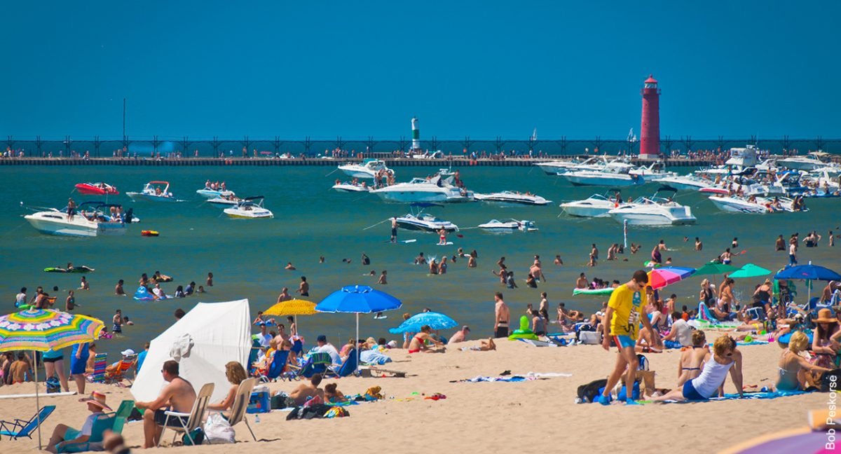 sethwatson's tweet photo. @RonDeSantis Here is a snapshot of summer life in B. https://t.co/fvpTaSMmss