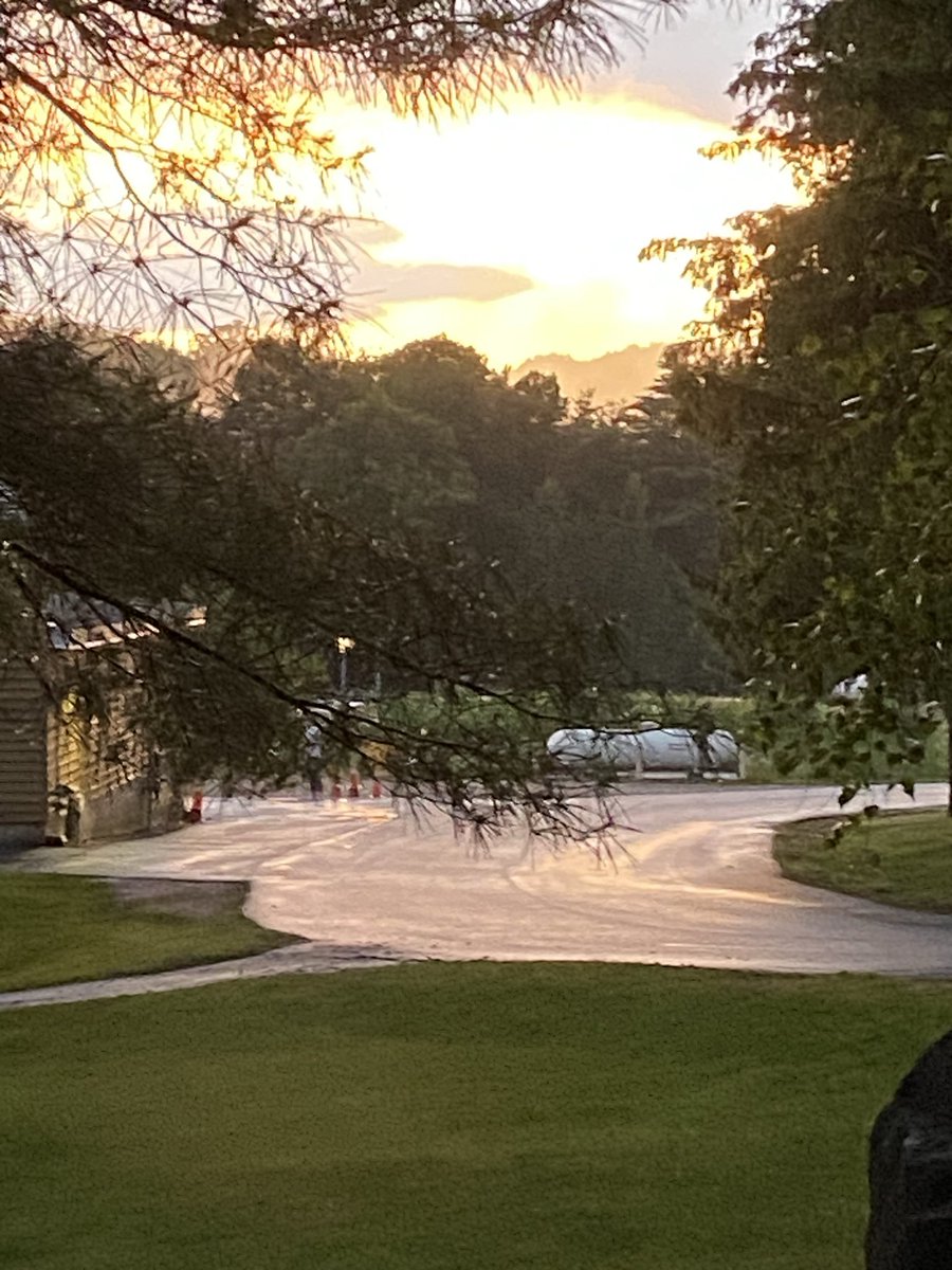 GeorgiaSanLi2's tweet photo. The after-storm of June… 💙#poetry #bennington https://t.co/afERfVLoDU