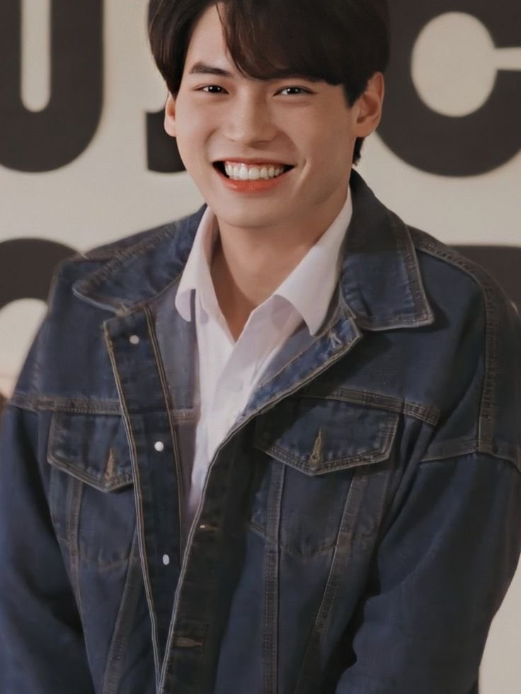 ronacious's tweet photo. I noticed many of the accounts that shared their vids and pics from the event, and even those who were at the airport, had other GMMTV artists in their profiles, but they still went out of their way to see Win, waiting for him for hours.

I’m going to take a guess many first fell for him through Tine or Kavin, and while their interests may have expanded since then, there’s still something about Win that draws them back.

With Win Metawin, it is clear that first love never dies because he continues to grow without ever losing his essence. That balance is his unrivaled charm, his enduring appeal.

#winmetawin