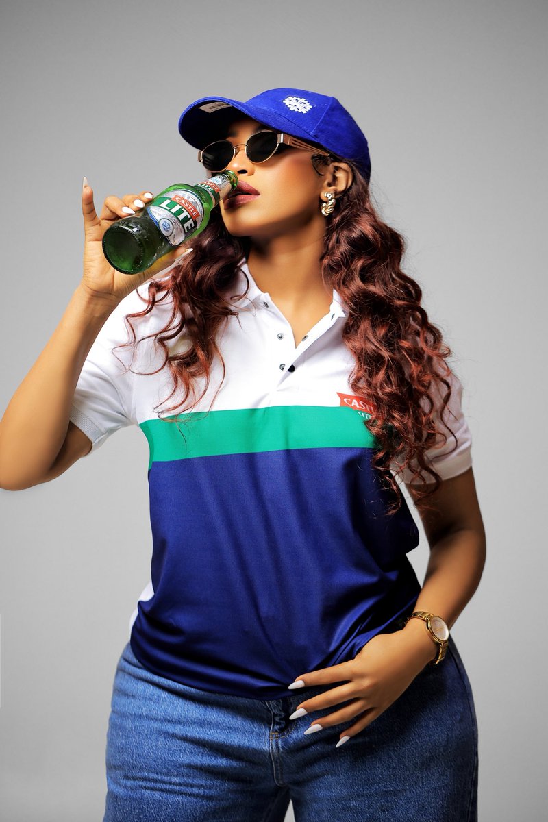 Ksheebah1's tweet photo. Too cool for stress &amp; too chilled for drama. Keeping it Lite❄️🍺😎 @CastleLiteUg 🍻

#UgandasBestTastingLite #CastleLite #TryItAhhh #18AndAbove🔞

📸 : @daville256 https://t.co/fpTspkfEtz