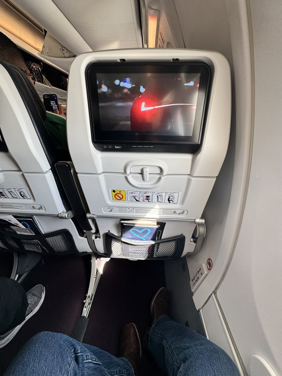 travelsergeant's tweet photo. hello from 17F on @Aeromexico 116, CJS→MEX for FIFA World Cup 👋🏽 https://t.co/m7MyqxYUuX