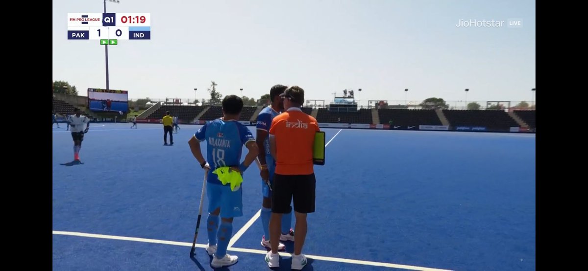 virenrasquinha's tweet photo. 🇮🇳 vs 🇵🇰 FIH Pro League hockey match on in London &amp; the stadium is empty. Look at the photos.

Tells me 3 things:

1. Clueless @FIH_Hockey doing nothing to market this beautiful game
2. 🏑 is not creating heroes &amp; role models
3. The FIH Pro League is just not working as a format https://t.co/vEnmyXcYT8