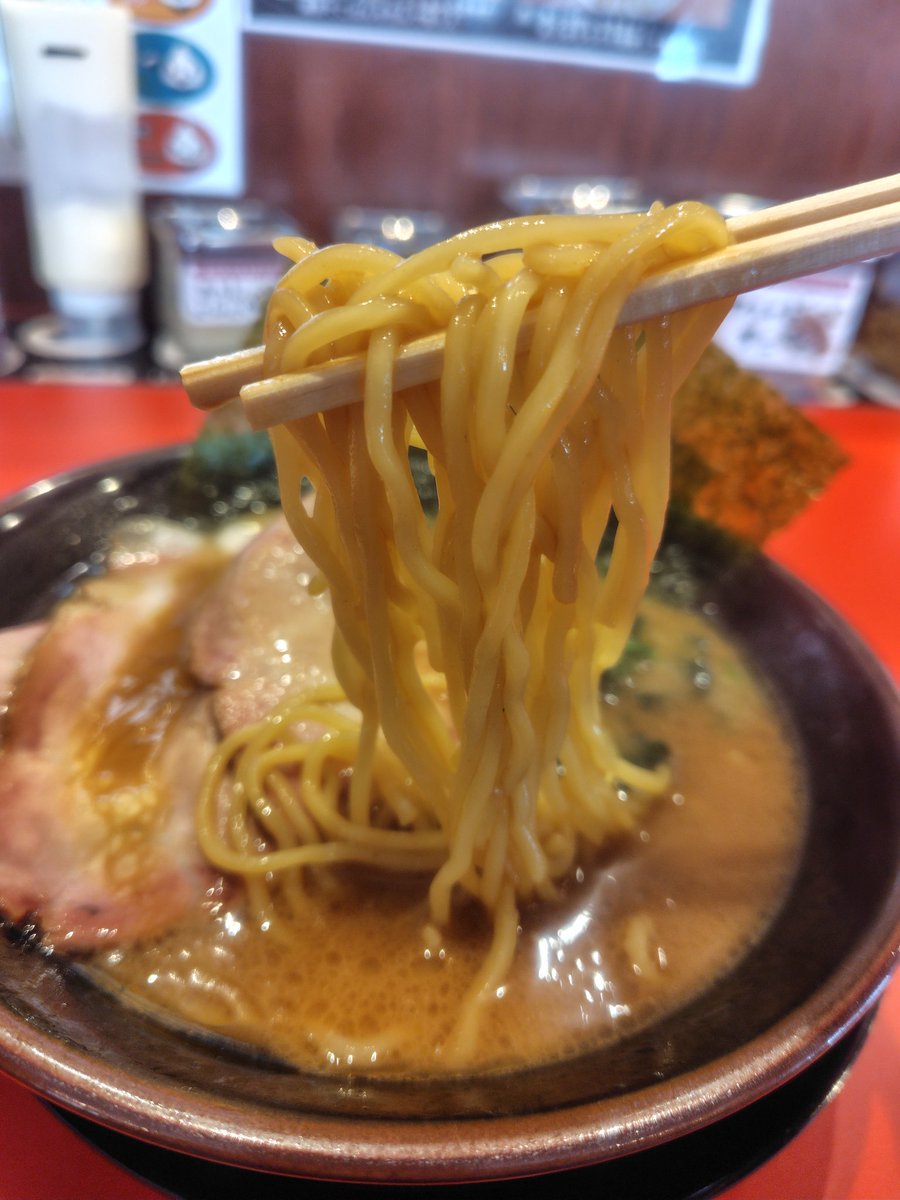 monkey_turn4450's tweet photo. そしてこの日のお昼は
久々横浜家系ラーメン
#鳴門家 です
チャーシュー麺小
ごはんは無料でした https://t.co/qRlP72rYqh