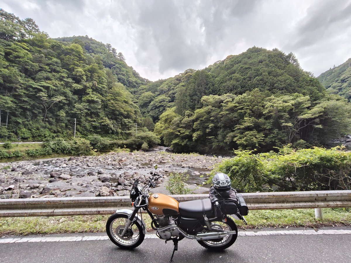 Orient_301's tweet photo. おじいさんは山へバイクしばきに行きました。 https://t.co/LioR9FDmwC