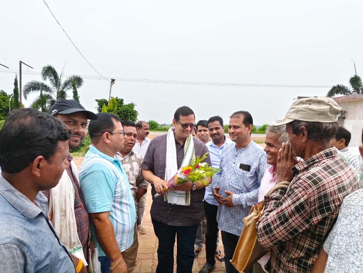 NavjyotiPatnaik's tweet photo. Met with party workers in Jaleswar during my visit to Balasore district today. Discussed the ongoing BLO-SIR process and emphasized working actively at every booth level to ensure a transparent and accurate voter list. https://t.co/eWIcUneUcB