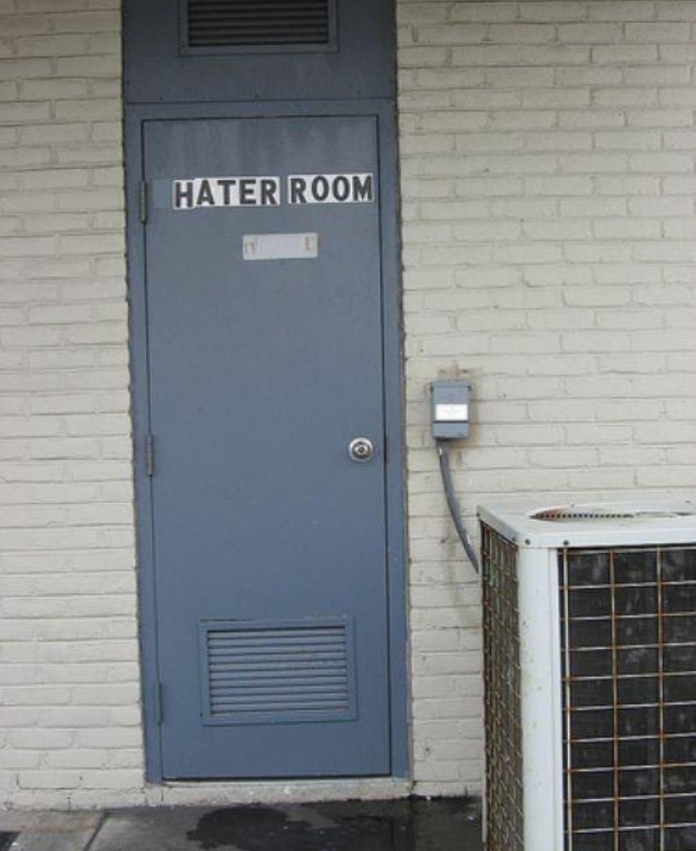 weirdotara_'s tweet photo. where I tweet from https://t.co/LNNpaRVJPt