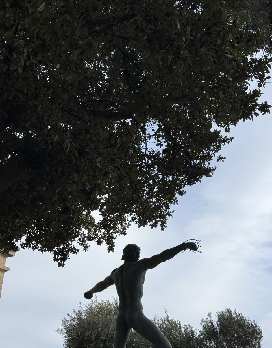 Think_Execute's tweet photo. Nothing like visiting Greek God statues, travelling Europe with your best friend. 

Being in the best shape you’ve been and having everyone in the street mire you. 
Not to mention you BOTH making money together. https://t.co/qI863HrSVB