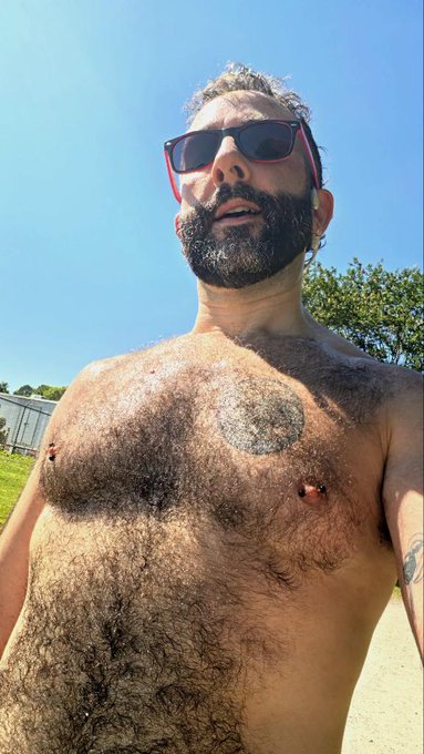 Eli Arie - Yall. Its hot 💦 https://t.co/7aCFVTun2q