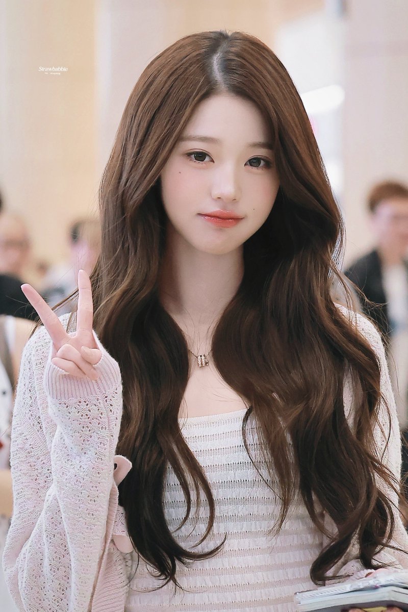 luvwy04's tweet photo. 넌대체뭘하는여자길래...😭😭😭😭 https://t.co/1D8jijL13Y
