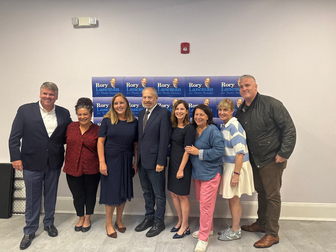 kimkeiserman's tweet photo. Proud to join so many Port Washington neighbors last night in support of Rory Lancman for State Senate.

Rory is a strong voice for safer communities, public schools, reproductive freedom, and government that works for people. I’m proud to support him and look forward to working together in Albany.