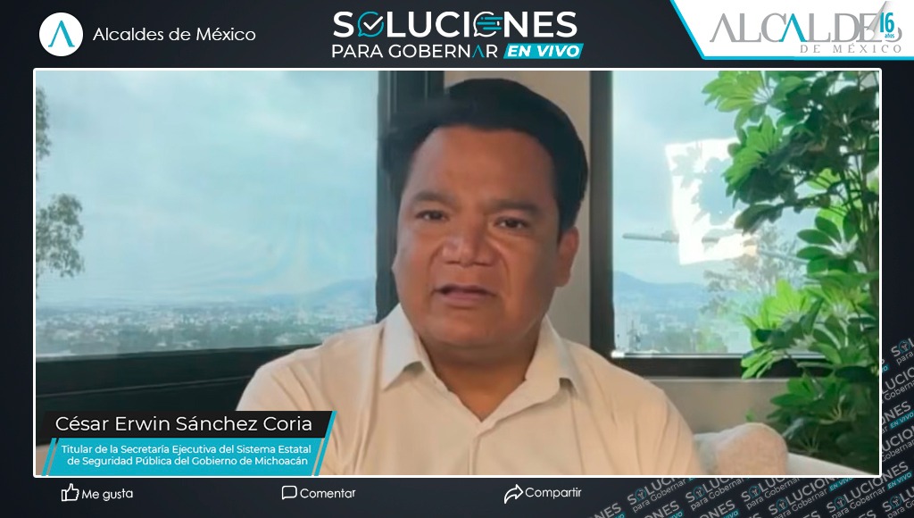 AlcaldesMexico's tweet photo. @CesarErwinSC "Con el programa 'Sácale la Roja al Delito', llevamos iniciativas a las escuelas para proteger a la niñez y concientizarlos sobre los tipos de violencia que existen", resalta @CesarErwinSc, titular del #SESESP. https://t.co/Y83LvcdFWy