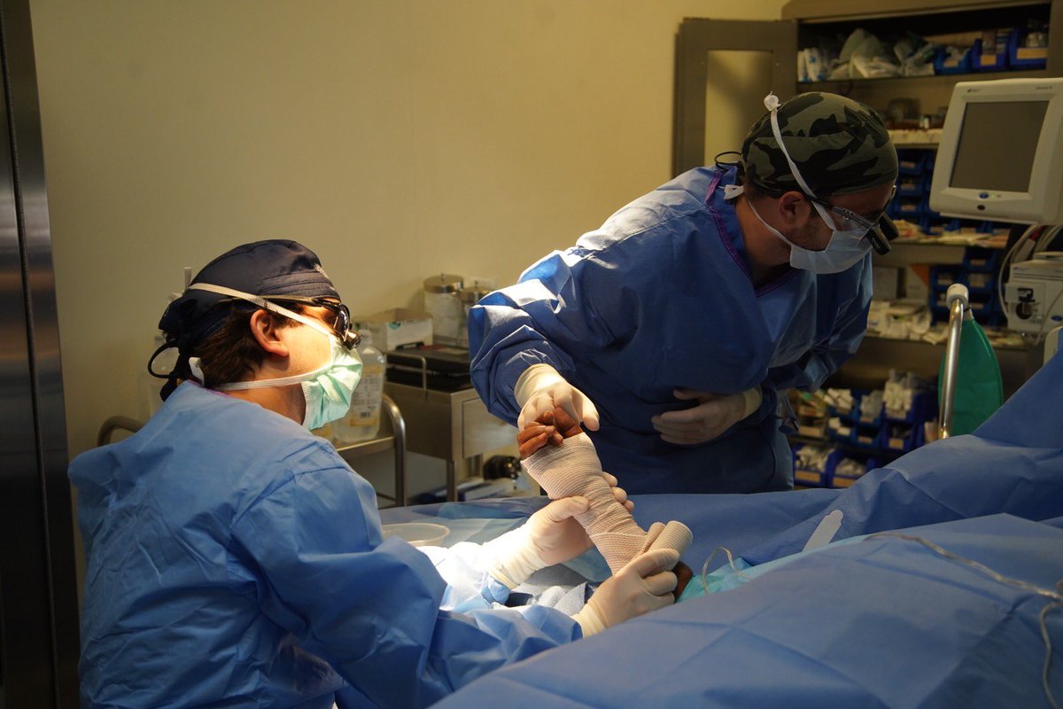 centromedicocr's tweet photo. En el Centro Médico Central Romana realizamos un operativo junto al Dr. Michael Murphy, donde 90 pacientes fueron evaluados y se realizaron 47 procedimientos gratuitos con excelentes resultados. Continuamos acercando servicios de salud a nuestra comunidad.

#CMCR https://t.co/J7pTAlNU86