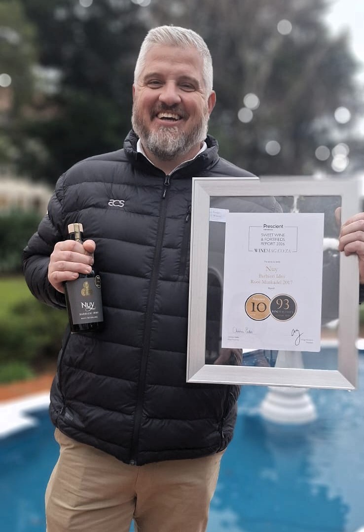 NUYWINERY's tweet photo. Nuy Winery Legacy Barbieri Idro Vatverouderde Rooi Muskadel 2017 was rated 93/100 in the @Winemag  Prescient Sweet Wine &amp; Fortifieds Report 2026.06.23
Congratulations to senior winemaker, Paul Burger, on this beauty.
Buy https://t.co/UDdvSAzbXc https://t.co/l3IOeOlVz9