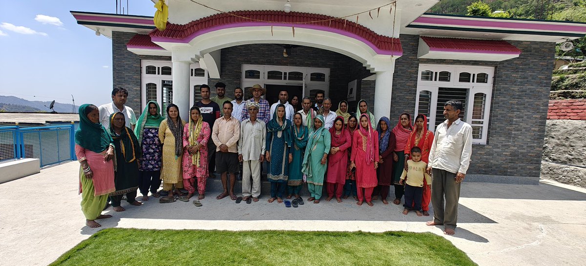 ChambaKVK's tweet photo. One day awareness camp on Khet Bachao Abhiyan at Village Banet Block Bhattiyat @atari1icar @icarindia @AgriGoI @narendramodi @RNK_Thakur @PIB_India @mygovindia @DDKisanChannel @airnewsalerts #ICAR #KhetBachoAbhiyan #nauniuniversity @nauniuniversity #खेत_बचाओ_अभियान https://t.co/p0SPg1yhuA