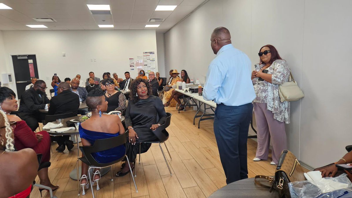 Madison4S's tweet photo. They Understand that a new name and fresh ideas are needed to restore Clayton County, someone with LIFE experience and law enforcement experience . https://t.co/enrkknIC1S