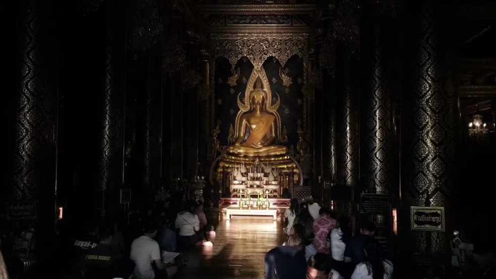 P_puhup_A's tweet photo. ถ้าแสงธรรมชาติตามแบบโบราณ หลวงพ่อจะเป็นแบบนี้ https://t.co/vwN0Jj9CME