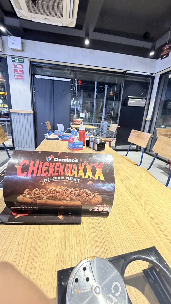 csvspk_'s tweet photo. Visited Domino’s Mallapur today for dine-in and even the table right beside us was left uncleared with used boxes, trays and sauce bottles for quite some time. Not a good look for a food outlet where hygiene and cleanliness are basic.@dominos_india @dominos https://t.co/BlExPxJeiE