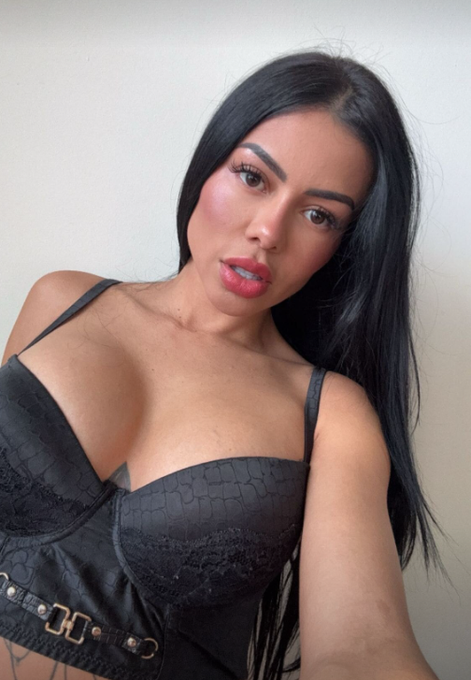Canela Skin - What kind of guy do you think I'd date? https://t.co/ksbxIUoU3y