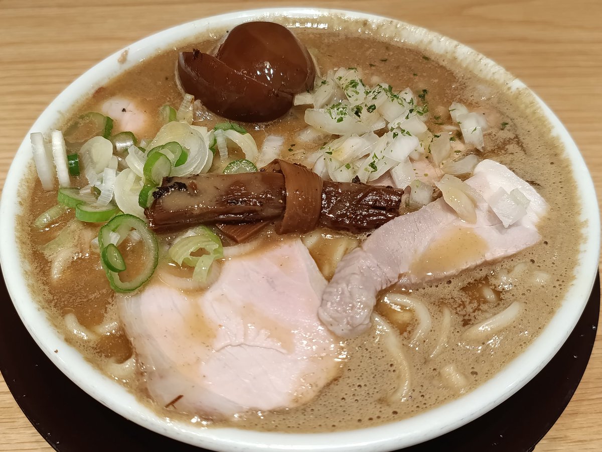 gorilla_fp1's tweet photo. 6/23 ラーメン記録🍜
2026年 125杯目
津軽煮干 ひらこ屋@東京
特こいくち煮干 1,480円

2026年2度目の訪問。
本格煮干しの美味しい一杯🍜😋✨
ご馳走さまでした🙏

#津軽煮干ひらこ屋
#ラーメン好きな人と繋がりたい https://t.co/5MS4TH5A5A