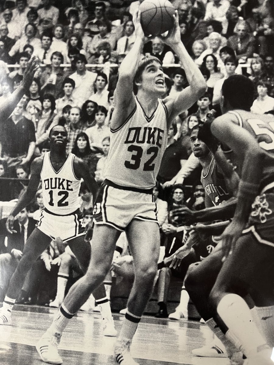 BrophyAthletics's tweet photo. BASKETBALL / 40 years ago (June 17, 1986) - Brophy Alum Mark Alarie played college basketball for the Duke Blue Devils and was selected by the Denver Nuggets as the 18th overall pick in the 1986 NBA draft.
#TakeMeBackTuesday https://t.co/33gCxQL1Td