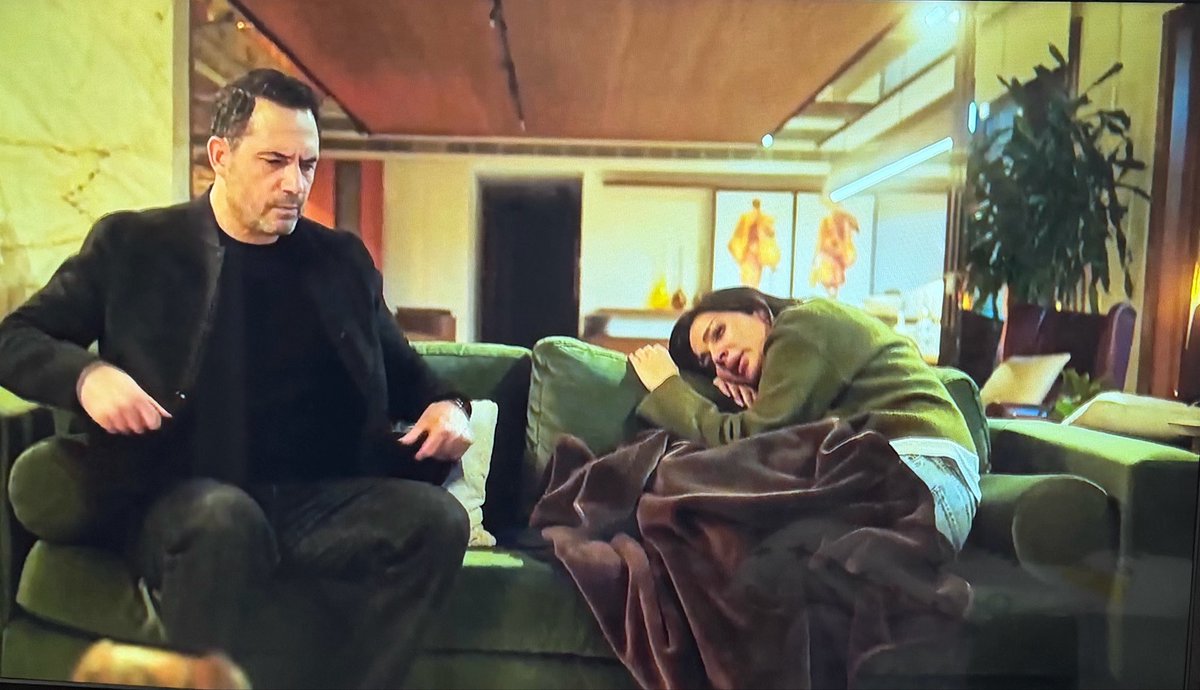Aida2Nn91417's tweet photo. لا لا ياربي كيف منهاره وهو مو عارف شو يعمل 🤦‍♀️🤦‍♀️🥺🥺💔💔
Episode20  🔝🔥🔝

@nadinenjeim  #نادين_نسيب_نجيم    #ميراج    #ممكنً❤️❤️❤️ https://t.co/VZ3NXHKJ2k