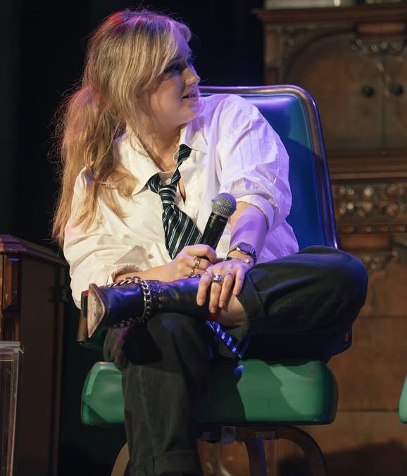 dailysmashley's tweet photo. more pictures of ashley at the Collider Ladies Night! https://t.co/SuENmNdU91