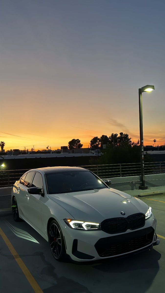 Paper_4k's tweet photo. Just BMW things https://t.co/MkhYcwcNud